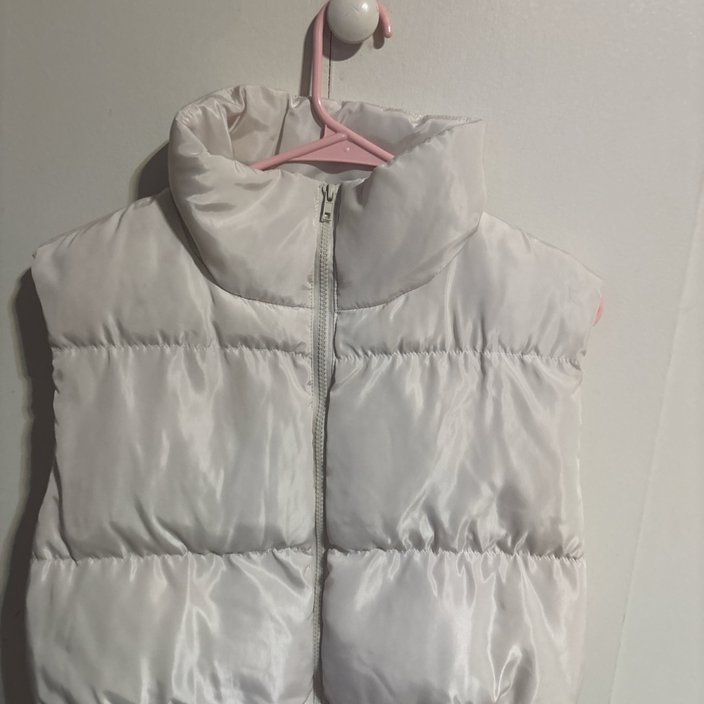 SHEIN White Quilted Vest with High Collar